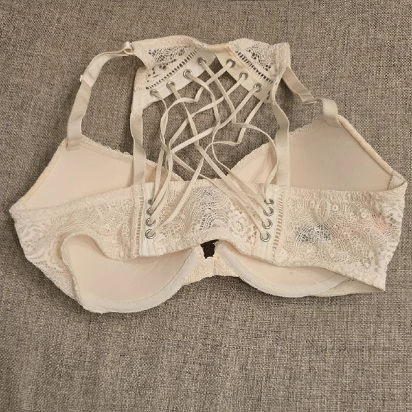 Victoria's Secret Ivory Lace Bra with Strappy Back - Picture 3 of 6